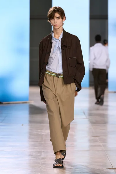Look 11